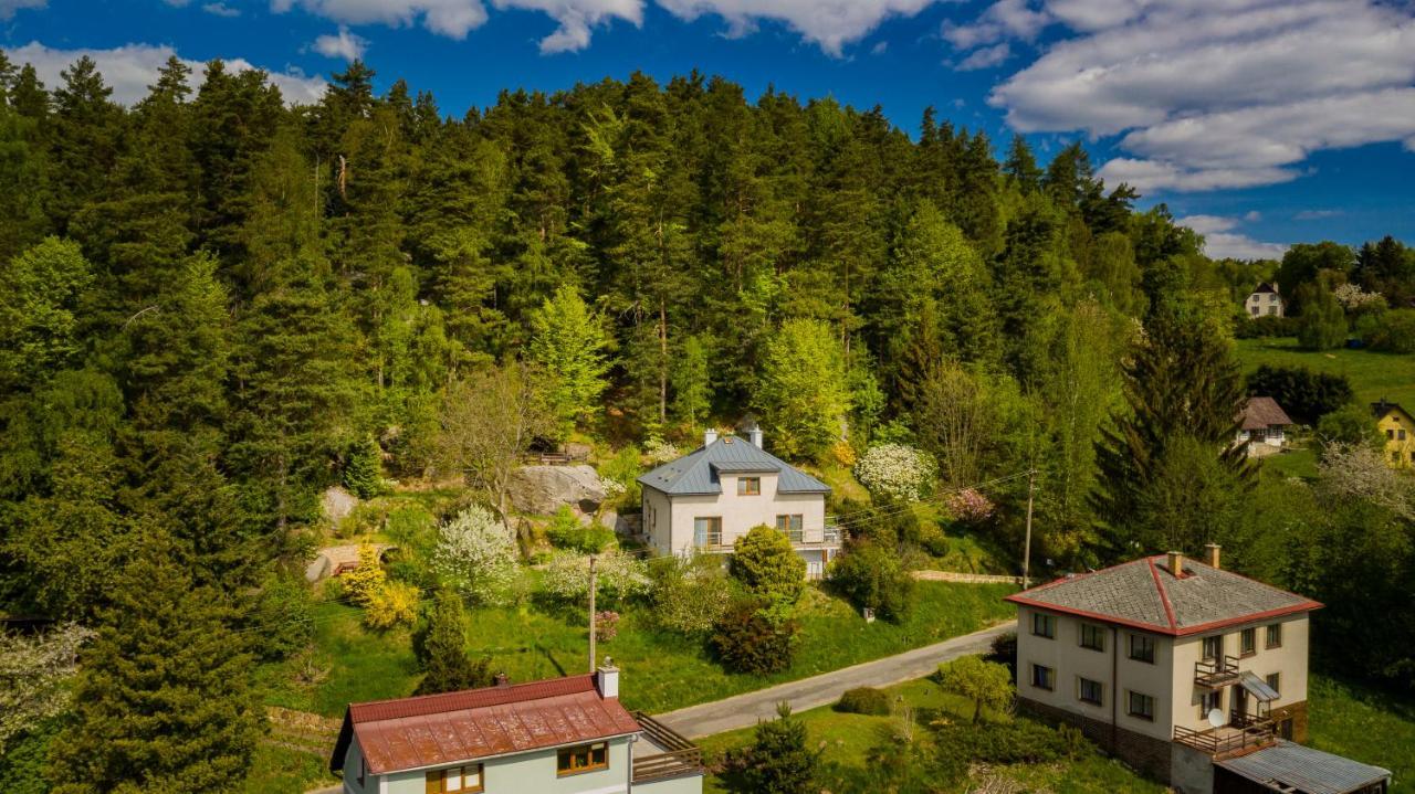 Apartman Pod Skalou V Ceskem Raji Besedice エクステリア 写真