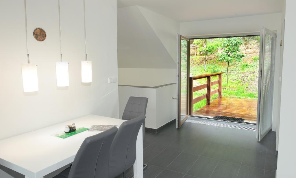 Apartman Pod Skalou V Ceskem Raji Besedice エクステリア 写真