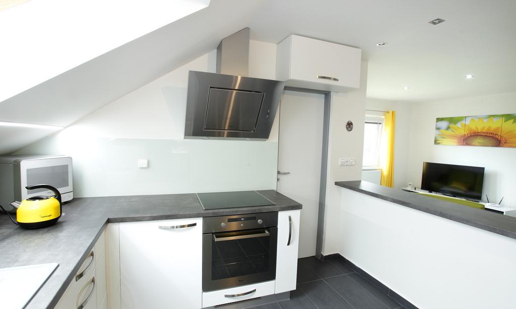 Apartman Pod Skalou V Ceskem Raji Besedice エクステリア 写真
