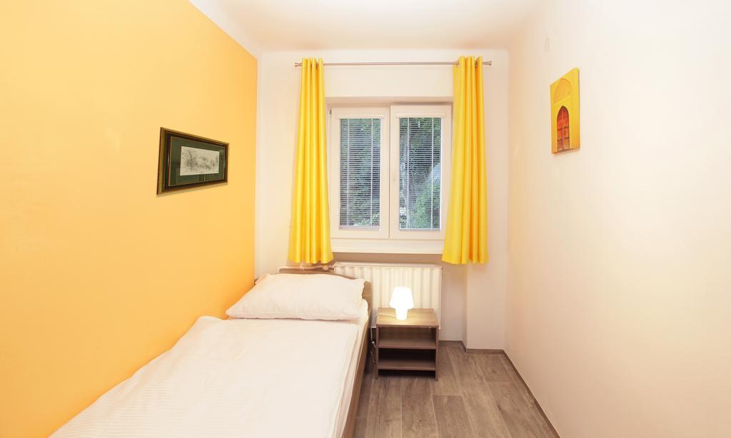 Apartman Pod Skalou V Ceskem Raji Besedice エクステリア 写真