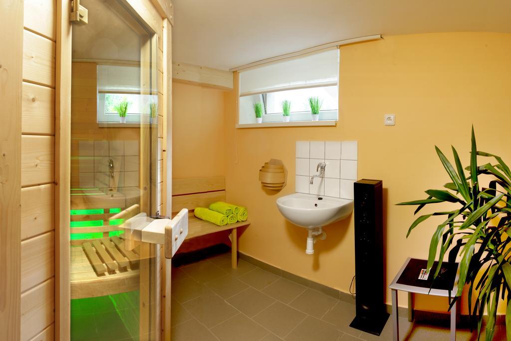 Apartman Pod Skalou V Ceskem Raji Besedice エクステリア 写真